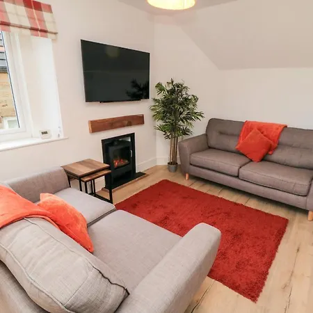 Semesterbostad 4 Maypole *